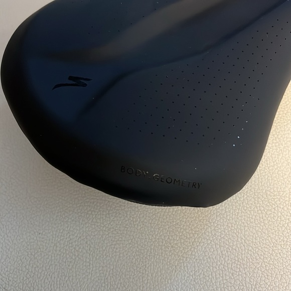 Bicycle seat brand new - Picture 4 of 4